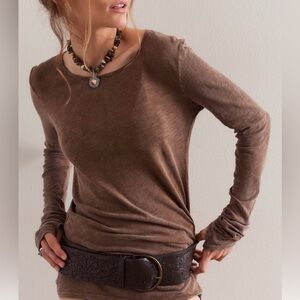 We the Free Line by Line tee - brown bear - large